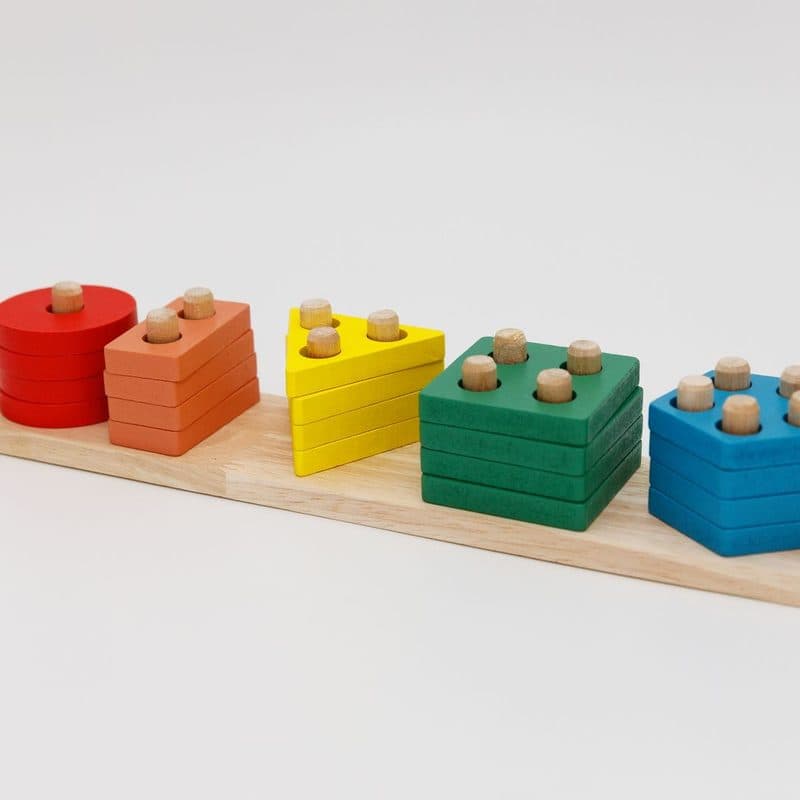 Puzzle de Encaixe de Formas em Madeira